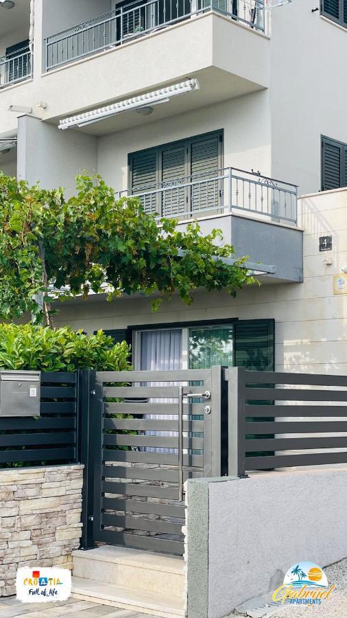 Gabrijel Apartments Makarska 1 Buitenkant foto