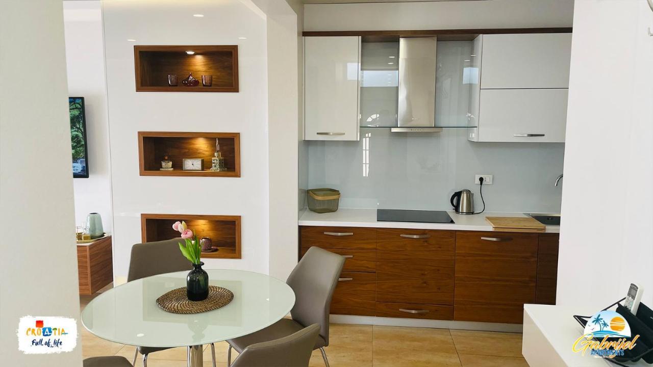 Gabrijel Apartments Makarska 1 Buitenkant foto