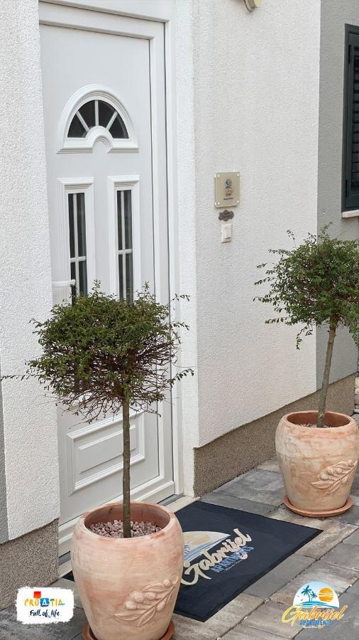 Gabrijel Apartments Makarska 1 Buitenkant foto